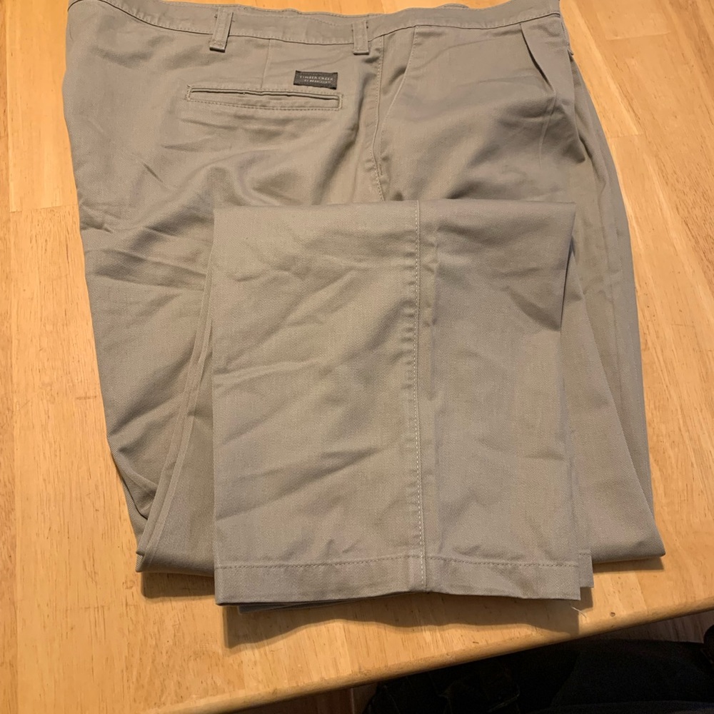 Men’s khaki pants